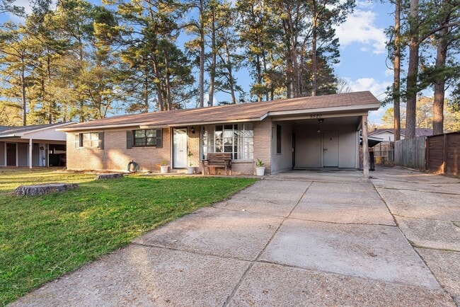 Building Photo - 5520 Knollcrest Dr