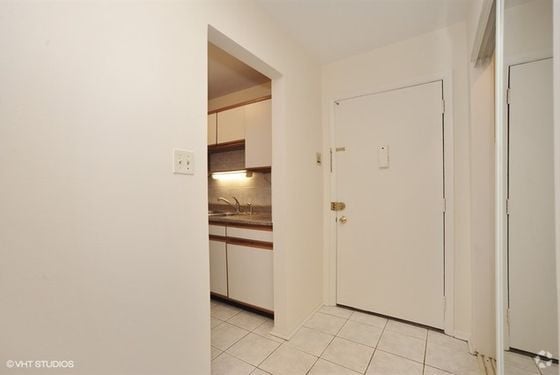Building Photo - 870 Trace Dr