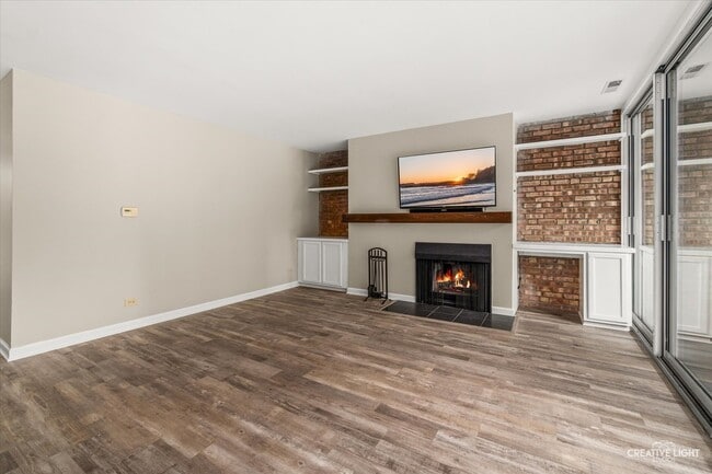 Building Photo - 1601 Fairway Dr