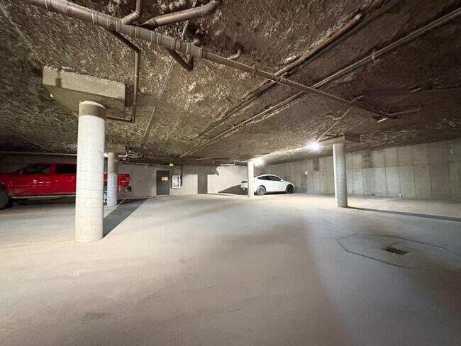 Building Photo - Brian Head Rental All utilities Included!!