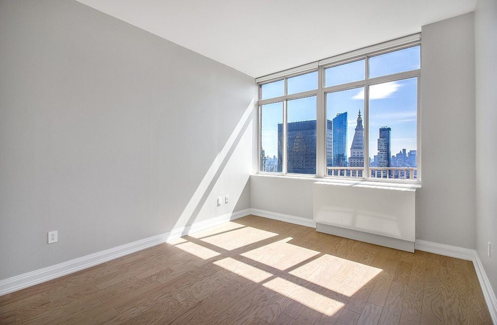 Primary Photo - 10 E 29th St