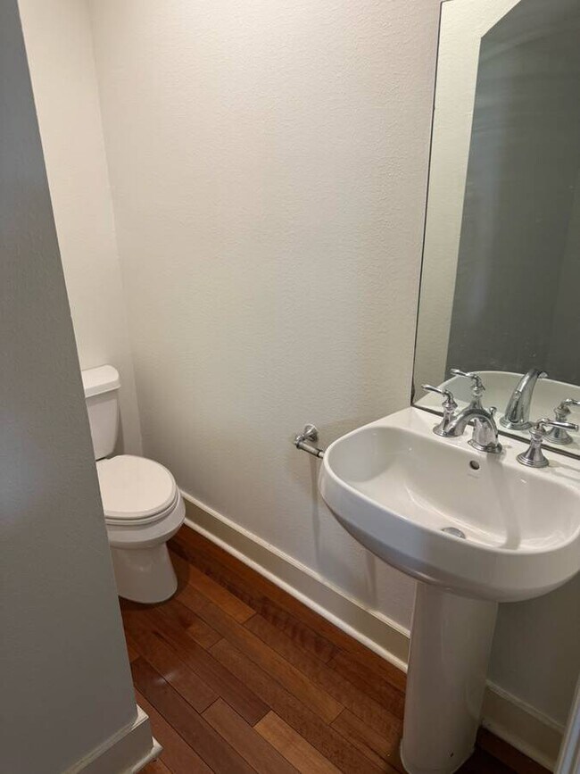 Foto del edificio - 1342 Rutland St