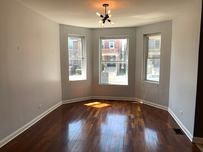 Foto del edificio - 6237 S Langley Ave