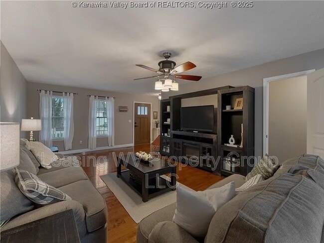 Building Photo - 164 Prado Dr