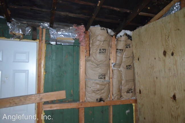 Building Photo - 3 br, 2 bath House - 325 N Charles St.