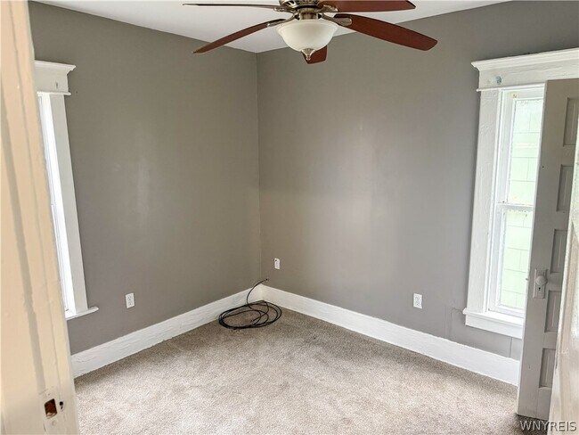 Foto del edificio - 1927 Seneca St