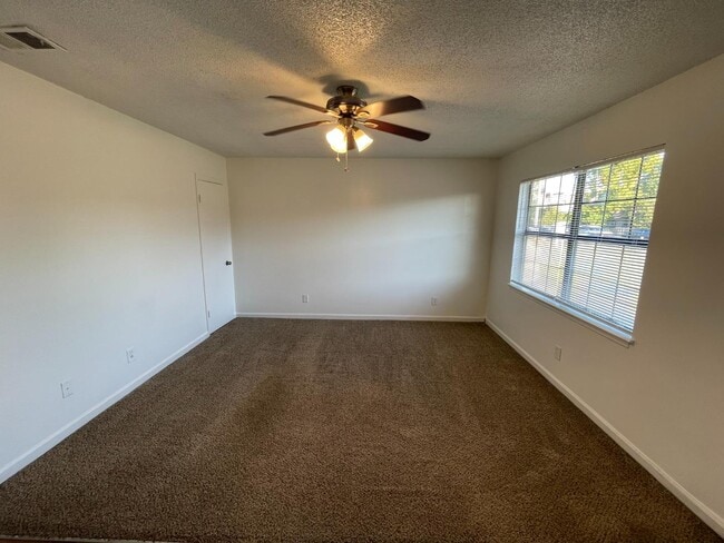 Photo - 819 Ramsey St Apartment