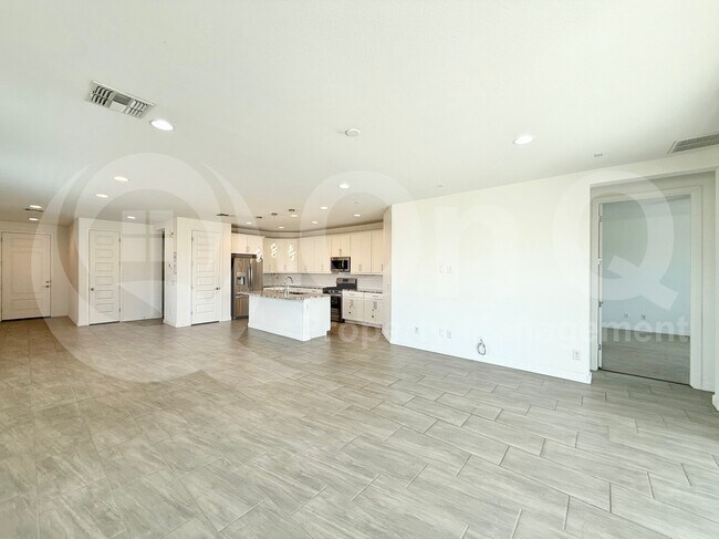 Building Photo - 6908 S 12th Way