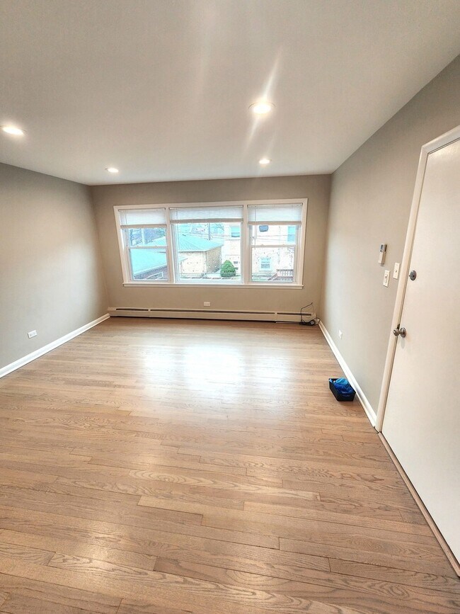 Foto del edificio - 5910 W Gunnison St