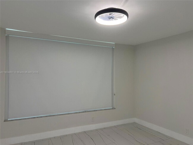 Building Photo - 3090 N Course Dr