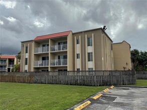 Building Photo - 5201 Geneva Ct