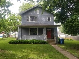 Building Photo - 906 4th Ave