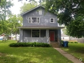 Building Photo - 906 4th Ave