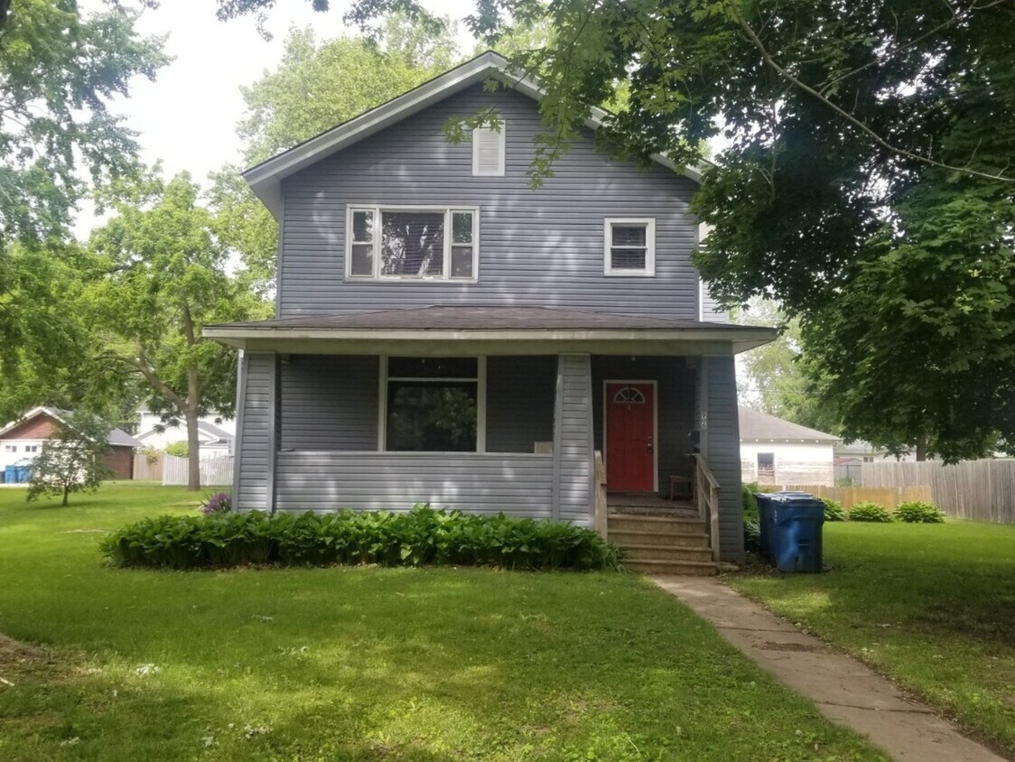 Foto principal - 906 4th Ave