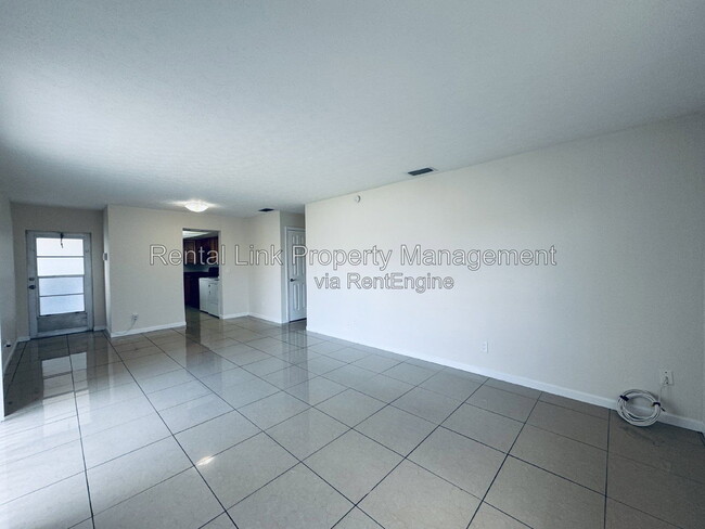 Building Photo - 3619 SE 9th Pl