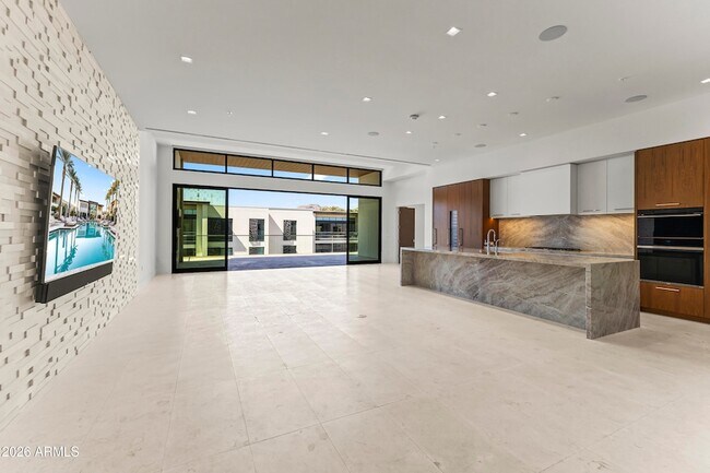 Foto del edificio - 6587 N Palmeraie Blvd