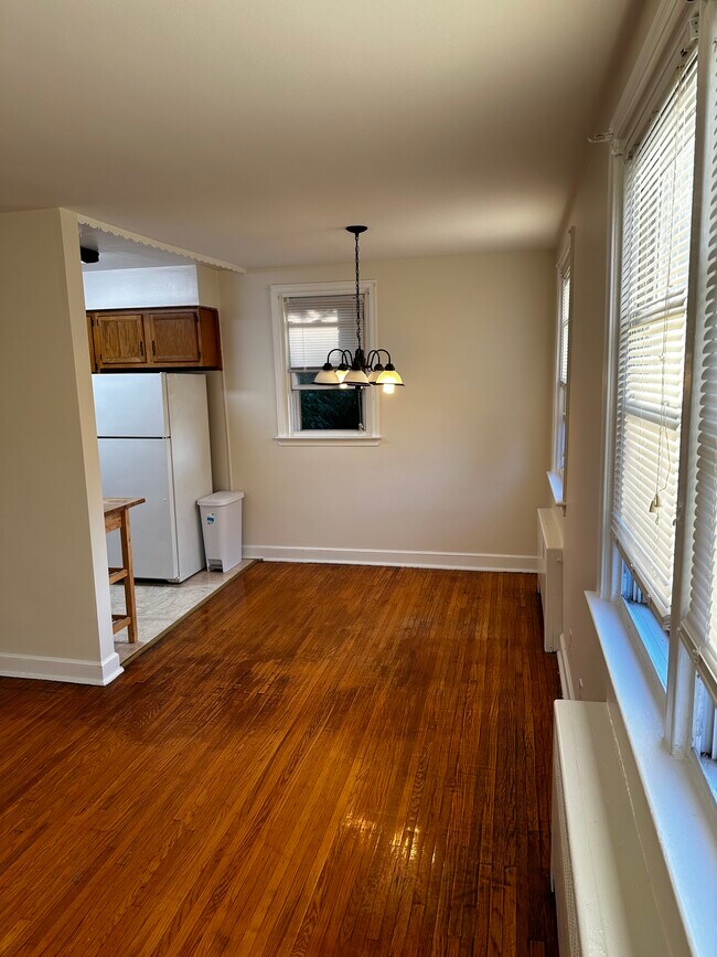 Building Photo - 526 Glen Echo Rd