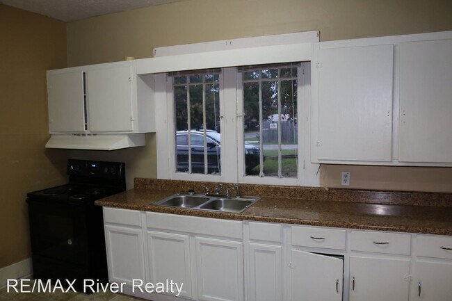 Building Photo - 302 Belvedere Clearwater Rd