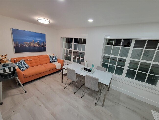 Foto del edificio - 2880 SW 67th Ave