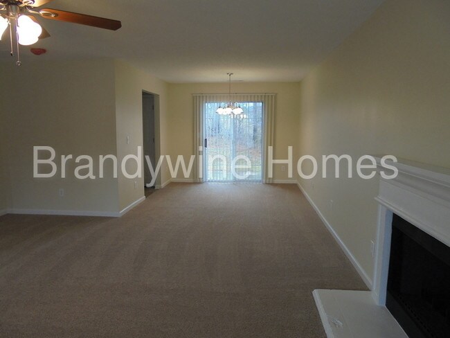 Building Photo - 4174 Chestnut Lake Ave