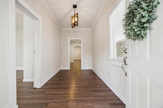 Foto del edificio - 838 W 26th St