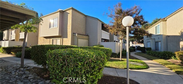 Foto principal - 46 Town and Country Rd