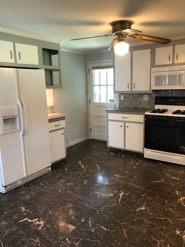 Building Photo - 402 Acklen Park Dr