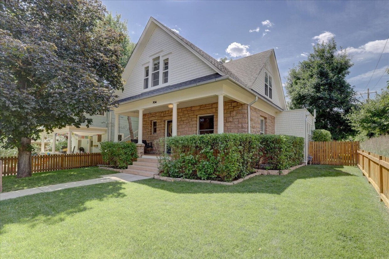 Primary Photo - Furnished/Views on Mapleton Hill