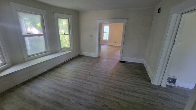 Foto del edificio - 1107 N Hickory St