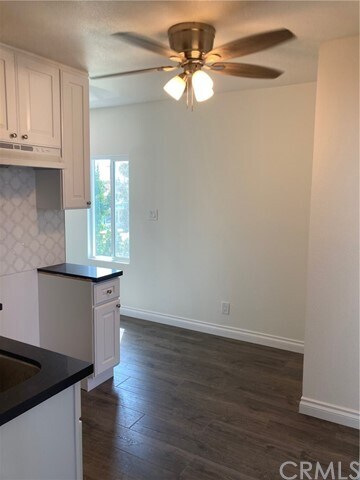 Foto del edificio - 3307 Gage Ave