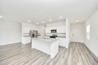 Building Photo - 10314 Valley Vista Dr