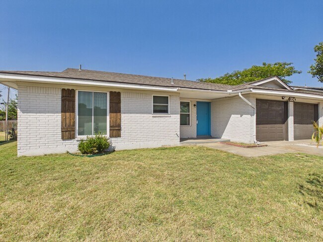 Foto del edificio - 324 NW Compass Dr