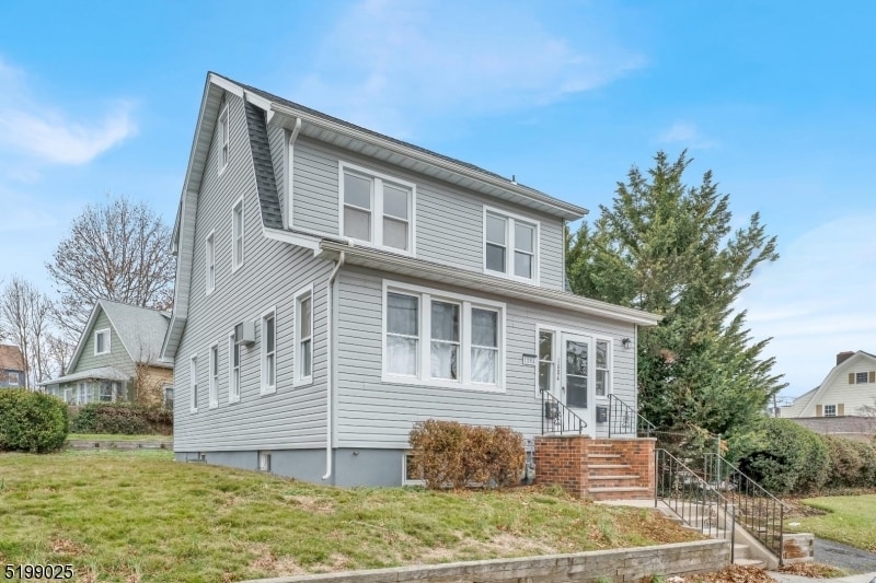 Primary Photo - 1084 Pine Ave