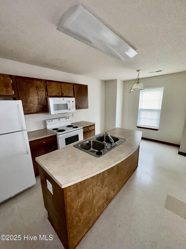 Building Photo - 1118 Brownlea Dr