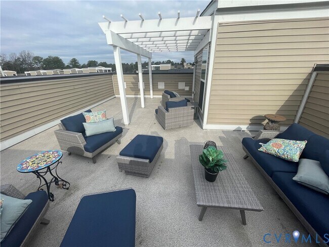 Building Photo - 2630 Lassen Pl