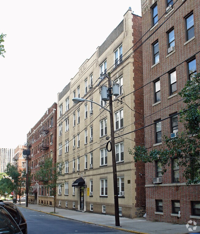 Building Photo - Park 311 Condominium