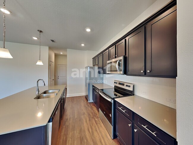 Foto del edificio - 14604 Cedar Ml Dr