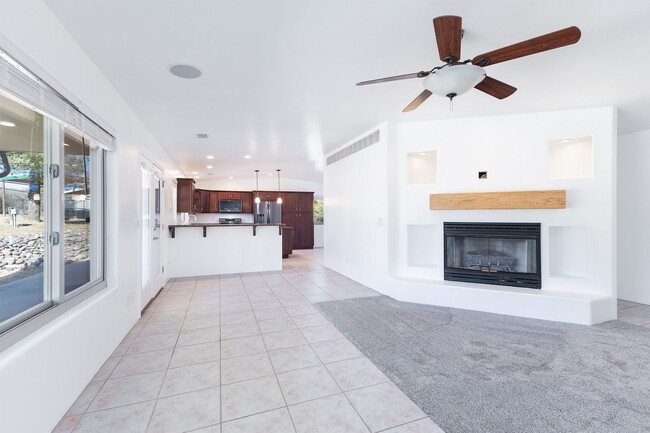 Building Photo - Horse Property! 4 bedroom, 3 bath home in ...