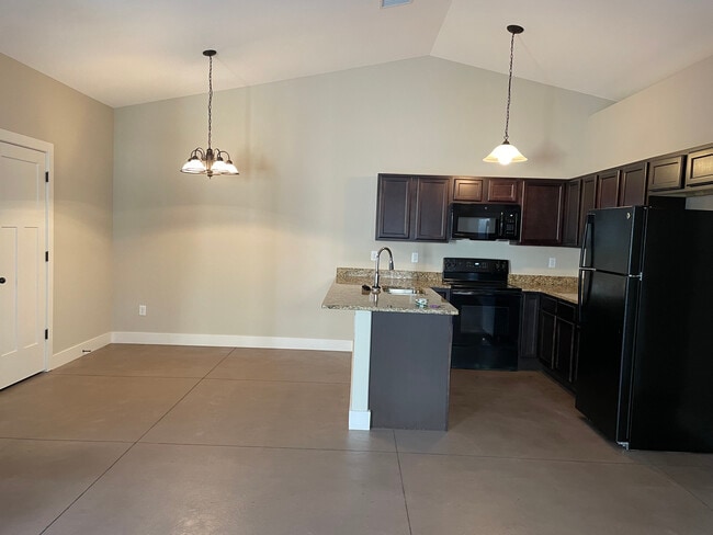 Foto del edificio - 4833 N Hillside Ct