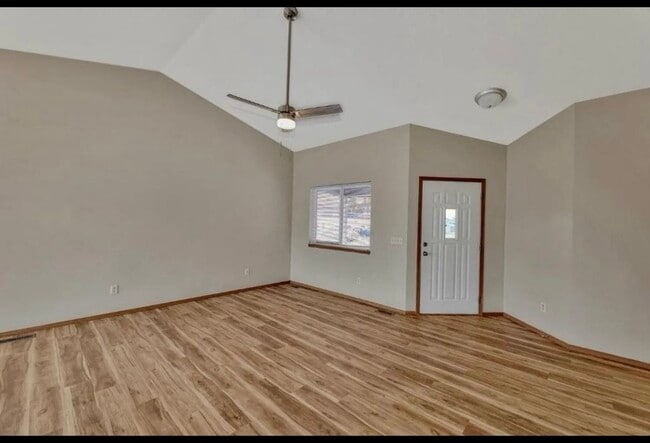 Building Photo - 310 Poston Rd