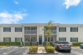 Building Photo - 120 Cypress Club Dr