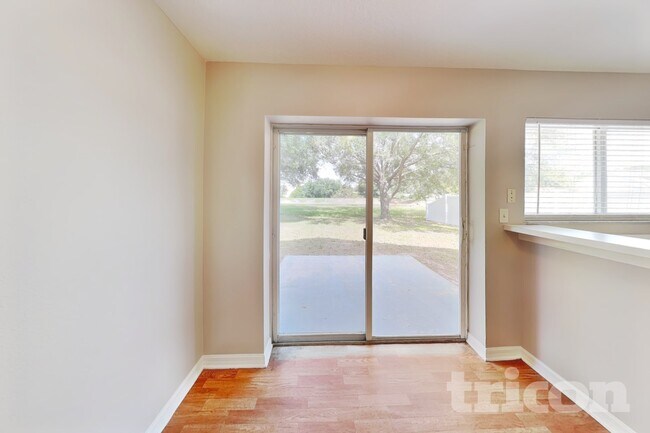 Foto del edificio - 10211 Summerview Cir