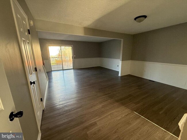 Foto del edificio - 1027 Pirates Ct