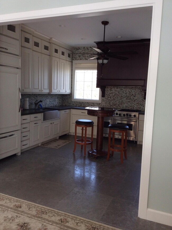 Building Photo - 470 Old Towne Ln