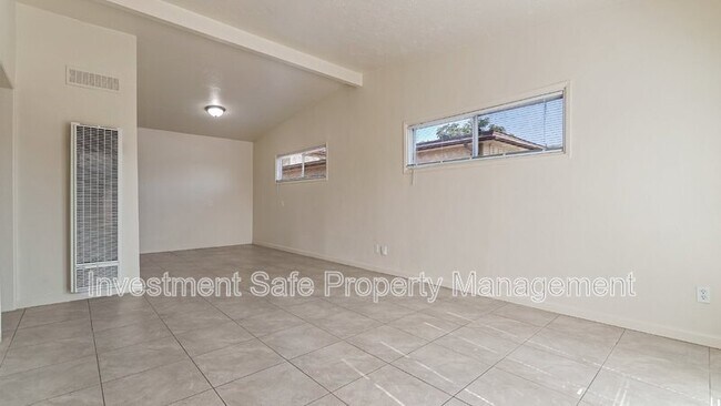 Building Photo - 834 11th St.