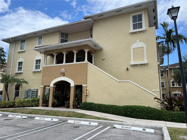 Foto del edificio - 8900 NW 107th Ct