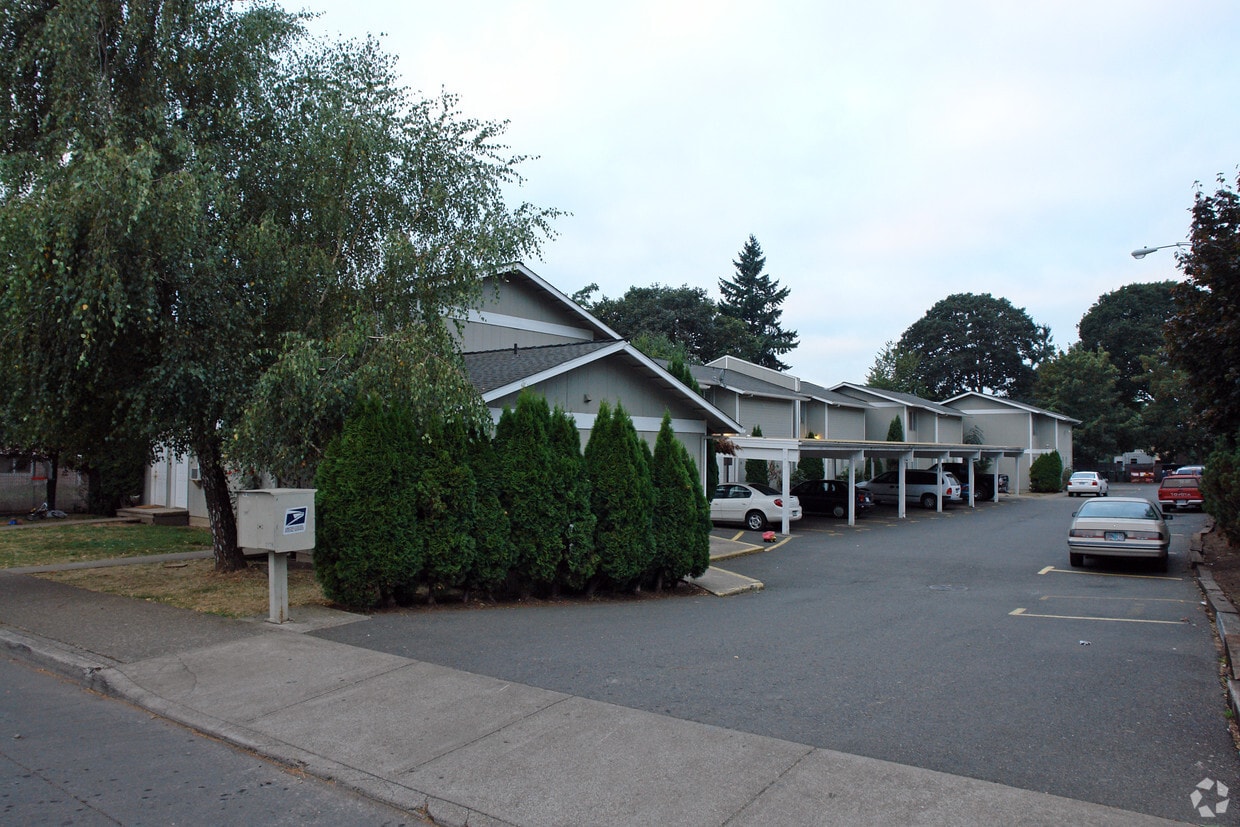 Primary Photo - 611-619 24th St SE