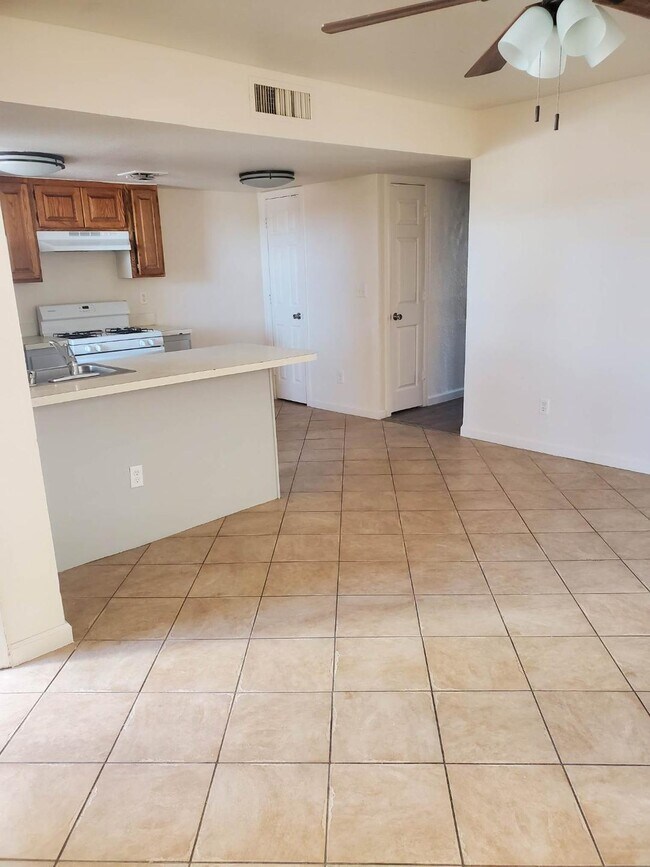 Living room Kitchen - 855 Baseline Rd