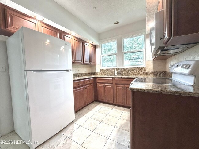 Building Photo - 1407 Belmonte Ave