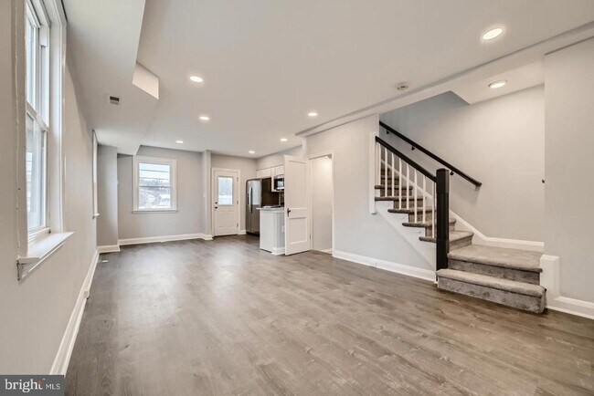 Foto del edificio - 4429 Newport Ave